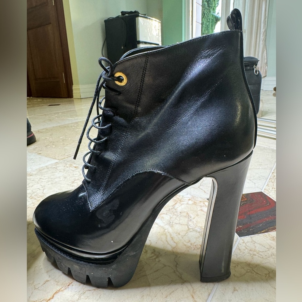 Carlo Pasolini black boots in size 38